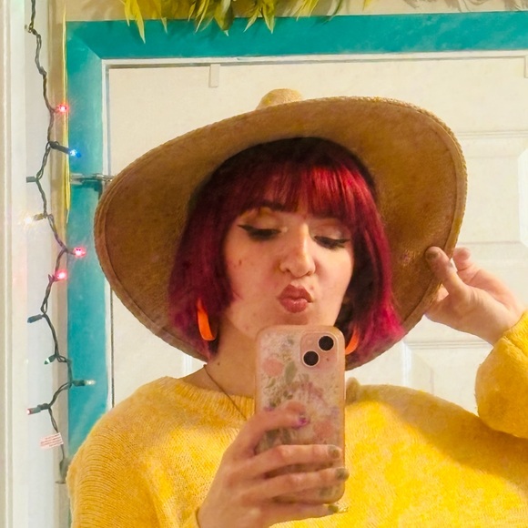 Meet your Posher, Heather - Picture 4 of 16